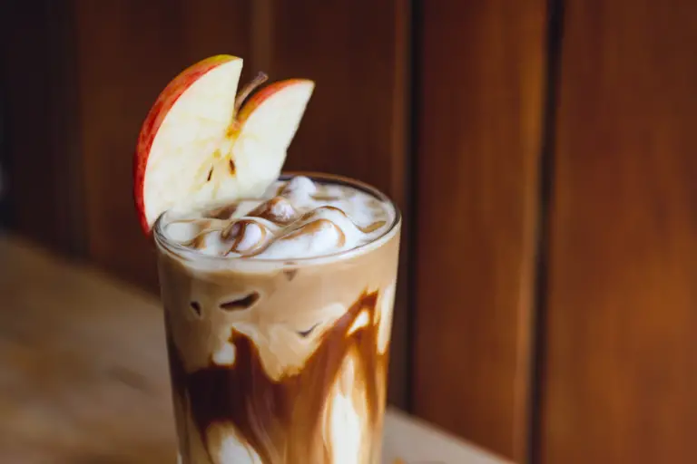 This Iced Vanilla Sweet Cream Cold Brew Is Your 3-Minute Shortcut to Coffee-Shop-Level Flex