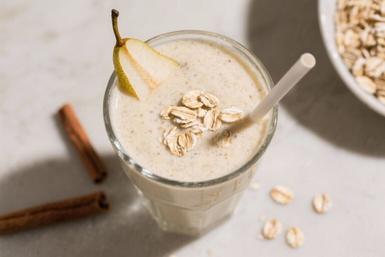 Pear Cinnamon Oat Smoothie: The Cozy, Glow-Up Breakfast You Didn’t Know You Needed