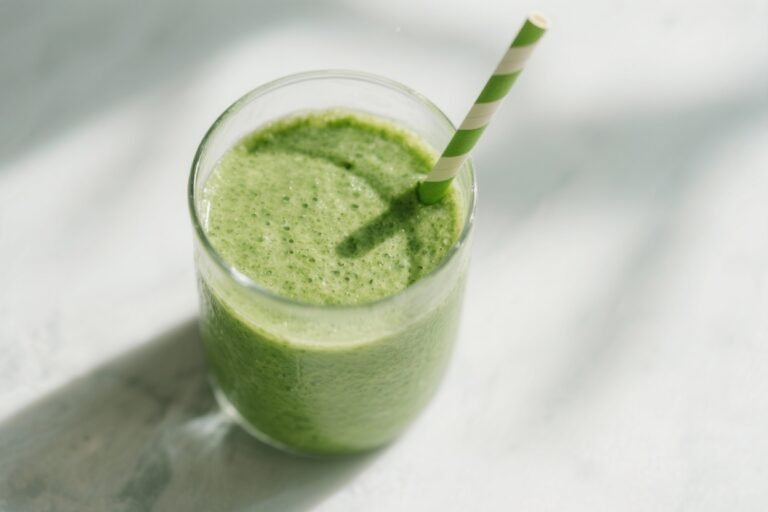 Green Detox Smoothie For Glowing Skin