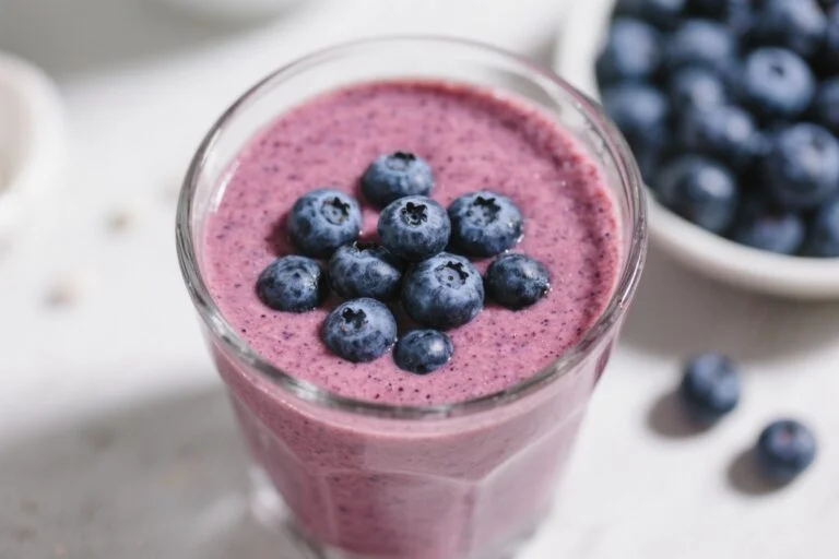 Blueberry Antioxidant Smoothie For Energy & Focus
